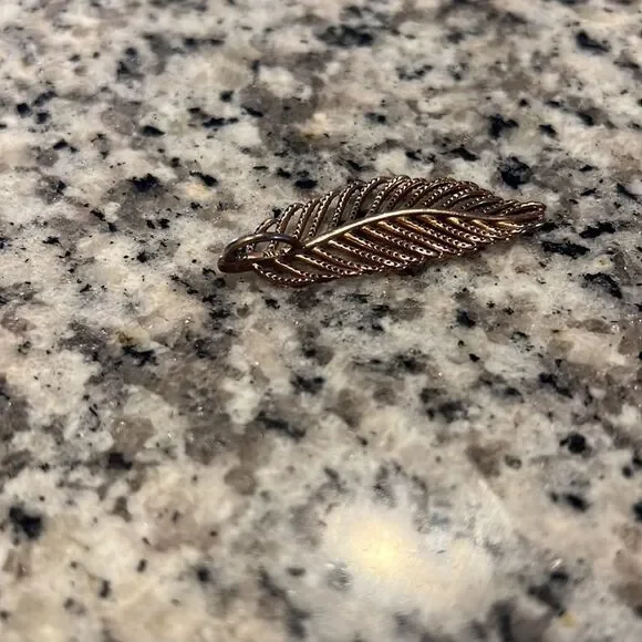 Pandora Rose Light as a Feather Pendant Necklace - Picture 6 of 8